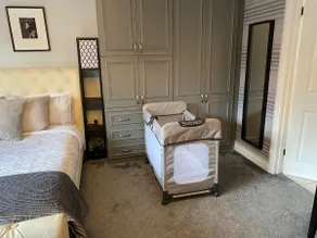 Hansom House Deluxe King Room in Hinckley - Image 5