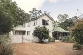 Luxury Forest Retreat | Day Spa | Walkable To Town - Image 2