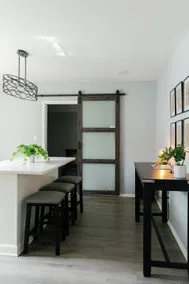 \"The Homestead\" UPSCALE STAY - Downtown with Yard - Image 4