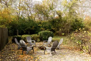 \"The Homestead\" UPSCALE STAY - Downtown with Yard - Image 5