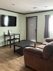Charming 1BR House - 30 mins to Albany GA - Image 3