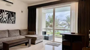 2 Bedroom beach front Condo with Pool - Image 3