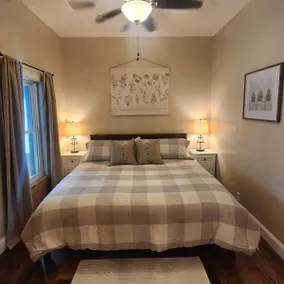 Cozy Rosebud Retreat with Modern Comforts! - Image 4