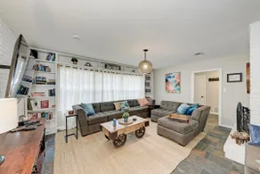 Artsy Austin Cottage - Image 3