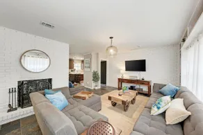 Artsy Austin Cottage - Image 4