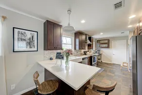 Artsy Austin Cottage - Image 5