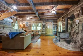 Honeymoon Cabin - Image 5