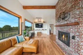 4-Acre Beach Farmhouse, hot tub, firepit, game room, 3 min walk to beach, slp 12 - Image 4