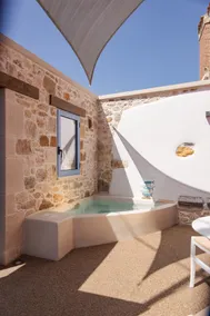 Mouse House with Sea View and Mini Pool - Image 3