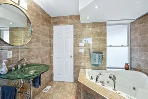 Le Central - Loft • Hot Tub & Terrace near Ottawa - Image 4