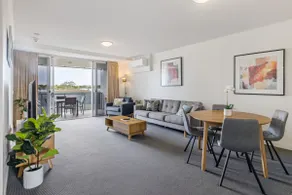 Horton Apartments - 2 Bedroom Deluxe Apartment - Image 3