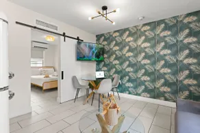 Stylish 1-Bedroom in Miami Beach steps to the sea - Image 3