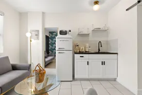 Stylish 1-Bedroom in Miami Beach steps to the sea - Image 2