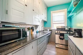 Spacious 3-Bedroom Stay 3rd Floor | AC, WiFi - Image 5