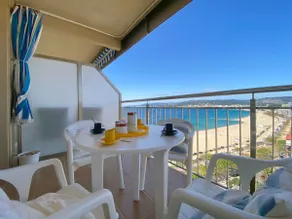 Apartment on the beach. - Image 2