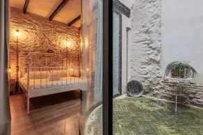 Charming apartment with patio in Macarena - Image 2