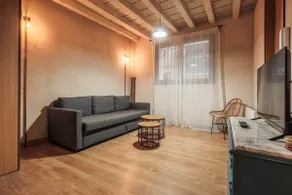 Charming apartment with patio in Macarena - Image 3