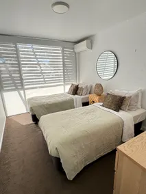 Spacious A/C apartment - dead centre of town! - Image 5