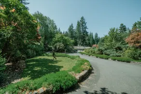 The Woodinville Wonderland Luxury Vacation Home and Event Venue - Image 2