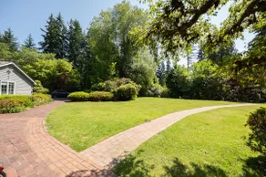 The Woodinville Wonderland Luxury Vacation Home and Event Venue - Image 3