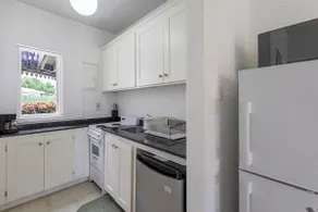 Cozy studio apt in Rockley Golf and Country Club - Image 4