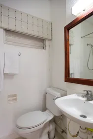 Cozy studio apt in Rockley Golf and Country Club - Image 5