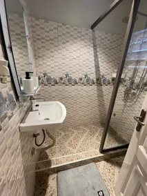 Comfortable 2-Bed Flat - Image 5