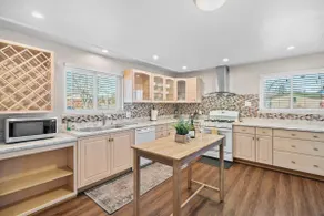 Spacious Arvada Home Perfect Location - Near Old Town Arvada, Denver, Red Rocks - Image 4