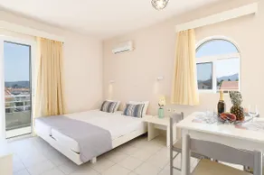 EUGENIA STUDIOS - APARTMENT 1 - Image 5