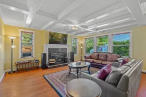 Luxury pet friendly estate w/ hot tub and heated pool in the heart of the city - Image 5