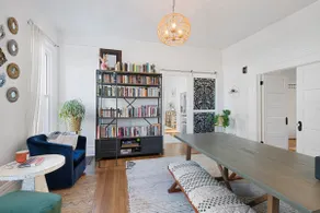 Bright with High Ceilings - Walkable, Urban Charm - Image 4