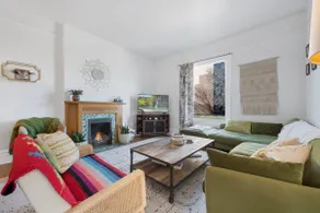 Bright with High Ceilings - Walkable, Urban Charm - Image 2