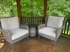 Cheerful two bedroom home with a fire pit. - Image 4