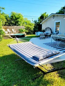 WOW Location - WALK to Beach, coffee, shops, park - Image 2
