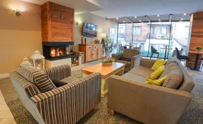 2 bed/2 bathroom with SPA+pool 300m from ski road - Image 2