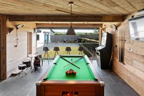 Shackled-Am-Not - Luxury home sleeps 8 with hot tub and games room North Cornwall - Image 5