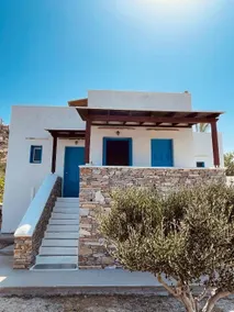 Iosub Houses & Studios - Seaside Summer House in Koumbara - Image 2