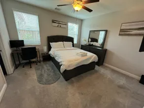 Modern Downtown Gem: Entire Three-Story Home - Image 4