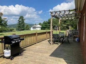 Pine Ridge Manor • A+ Privacy • Pool • BBQ • Games - Image 3