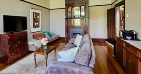 Perfect for two - King Bed - nearby to Gorge & LGH - Image 5
