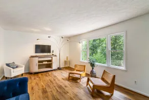 Spacious 4bedroom Home\nwith private Acre lot - Image 2
