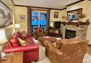 Luxury Condo*Hot Tub*Pool*Fireplace*Walk to Lifts*Near Golf Course & Fitness Ctr - Image 2