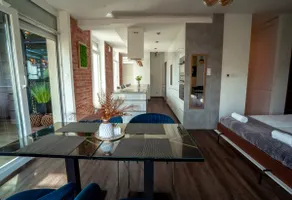 Karinflats Deluxe - ”The Cream” Penthouse Apt. - Image 3