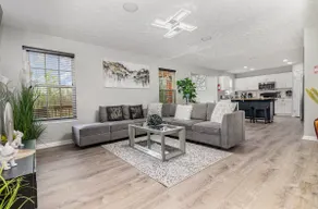 Sleeps 8, 3.5 baths, 2 king beds, restaurants near - Image 3