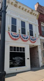Vintage two bedroom walk-up apartment - Image 2
