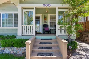 Charming Historical Cottage downtown Mt Shasta - Image 2