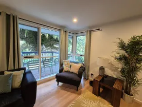 GreyGum Getaway fully renovated home in the forest - Image 3