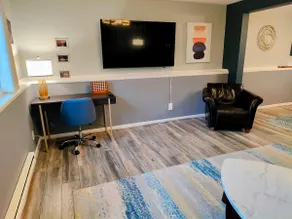 Quiet & Bright Home, Large Yard, Pet Friendly - Image 5