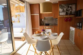 Flat with pool | Beach nearby - Image 3