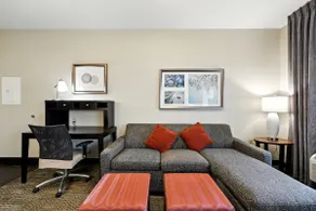 Apartment Room with Kitchen and FREE parking - Image 2